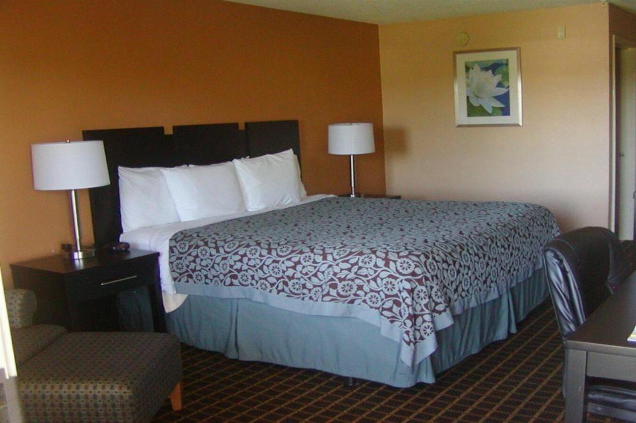 Days Inn By Wyndham Marietta White Water מראה חיצוני תמונה