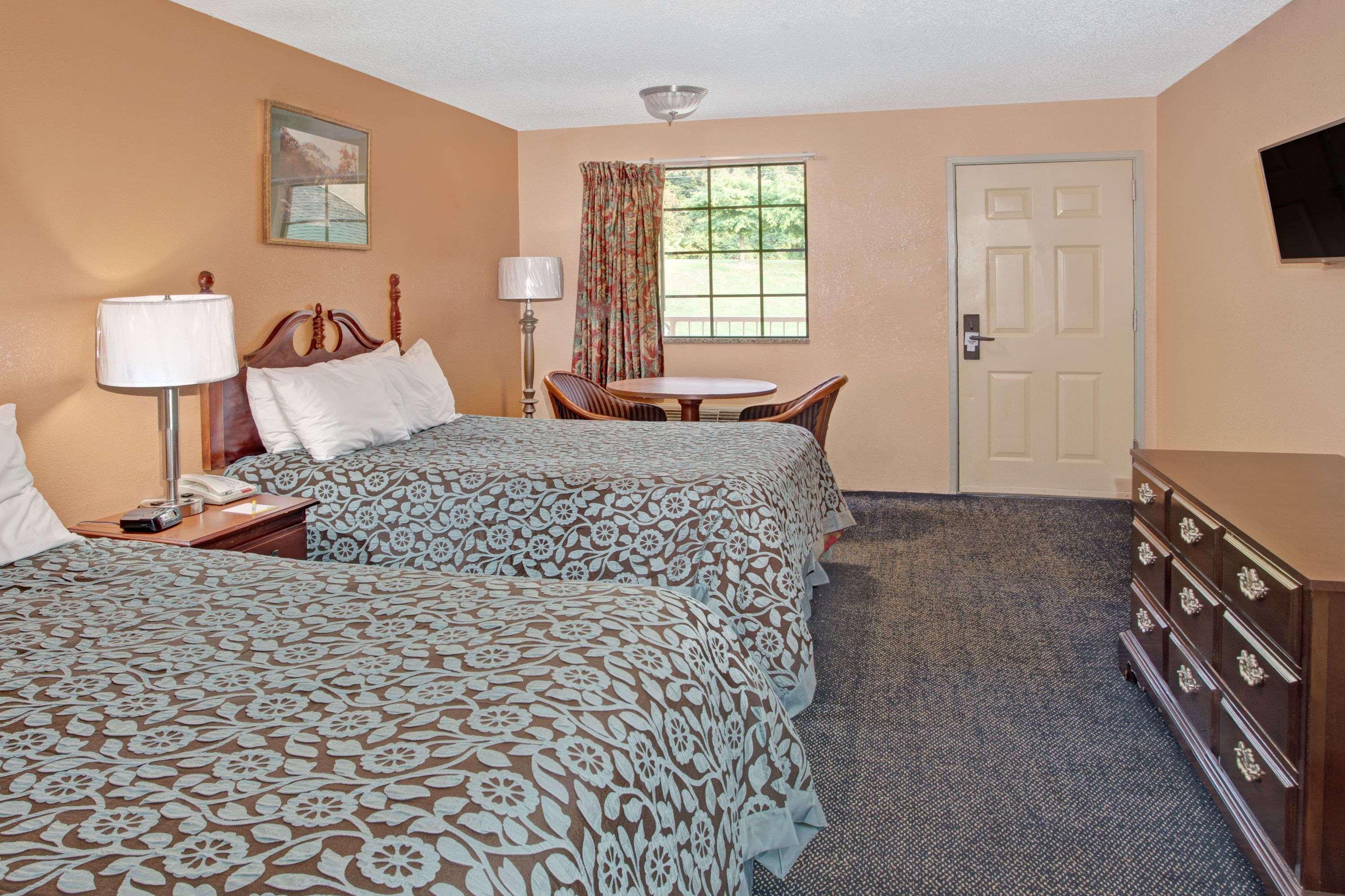 Days Inn By Wyndham Marietta White Water מראה חיצוני תמונה
