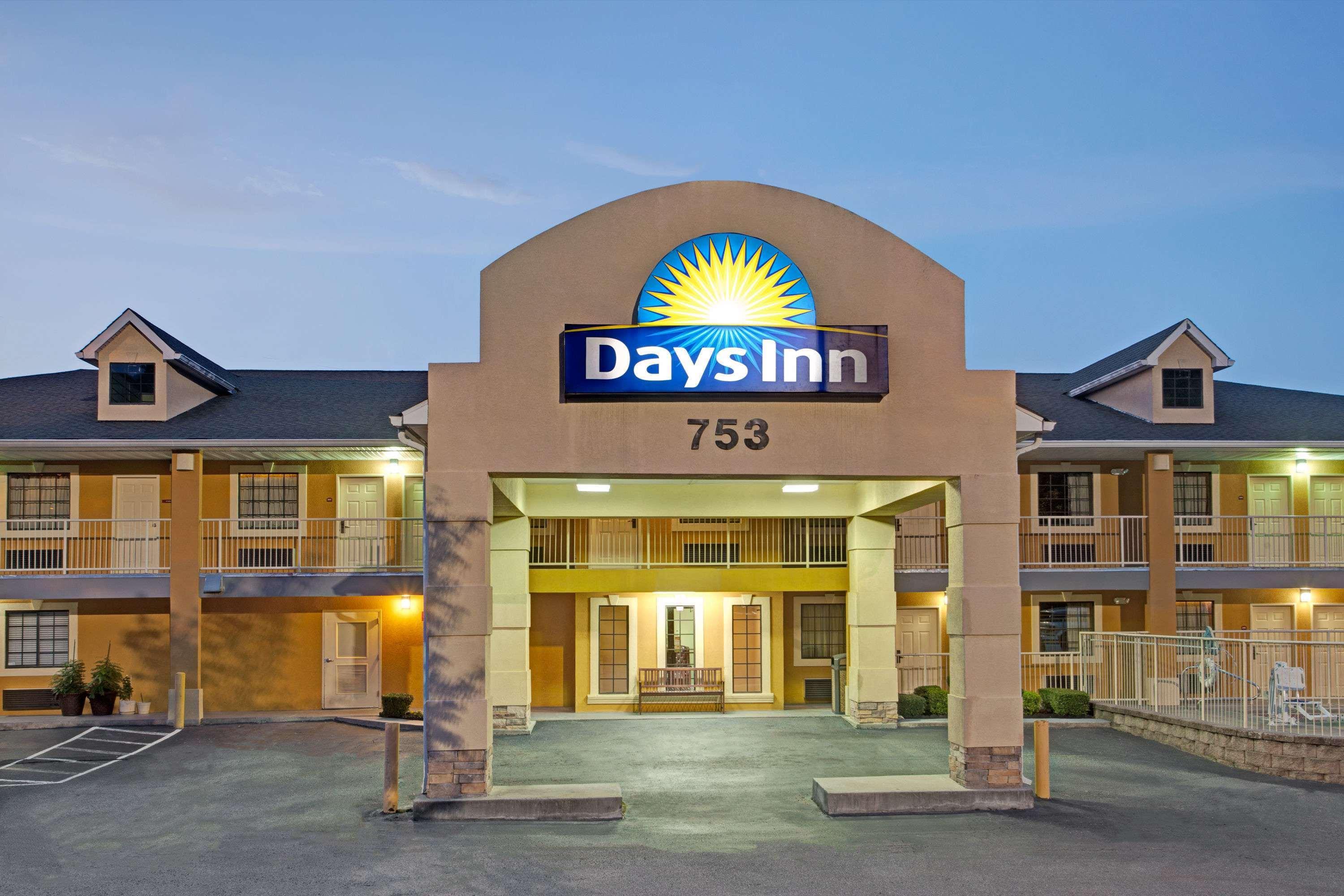 Days Inn By Wyndham Marietta White Water מראה חיצוני תמונה