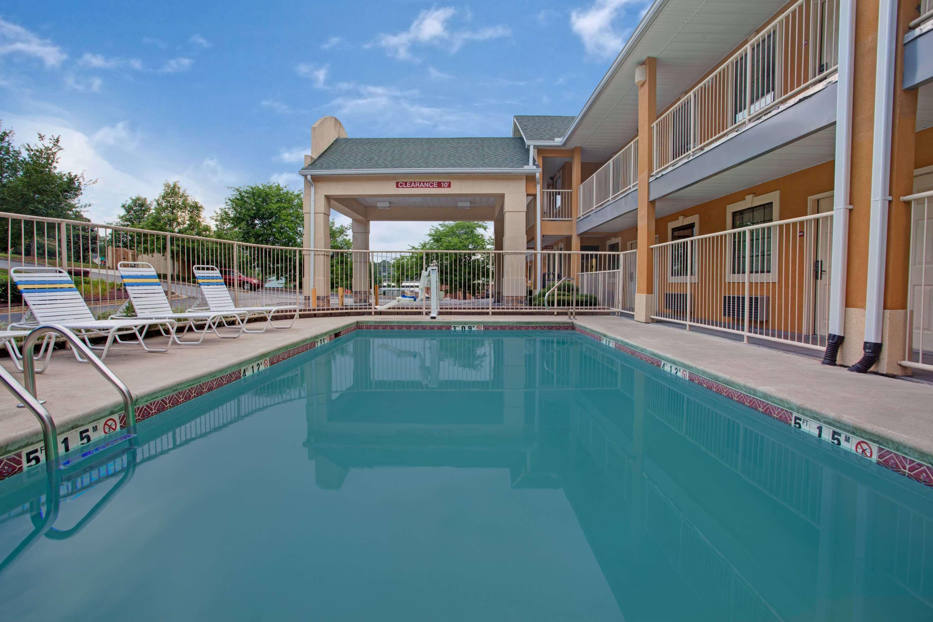 Days Inn By Wyndham Marietta White Water מראה חיצוני תמונה