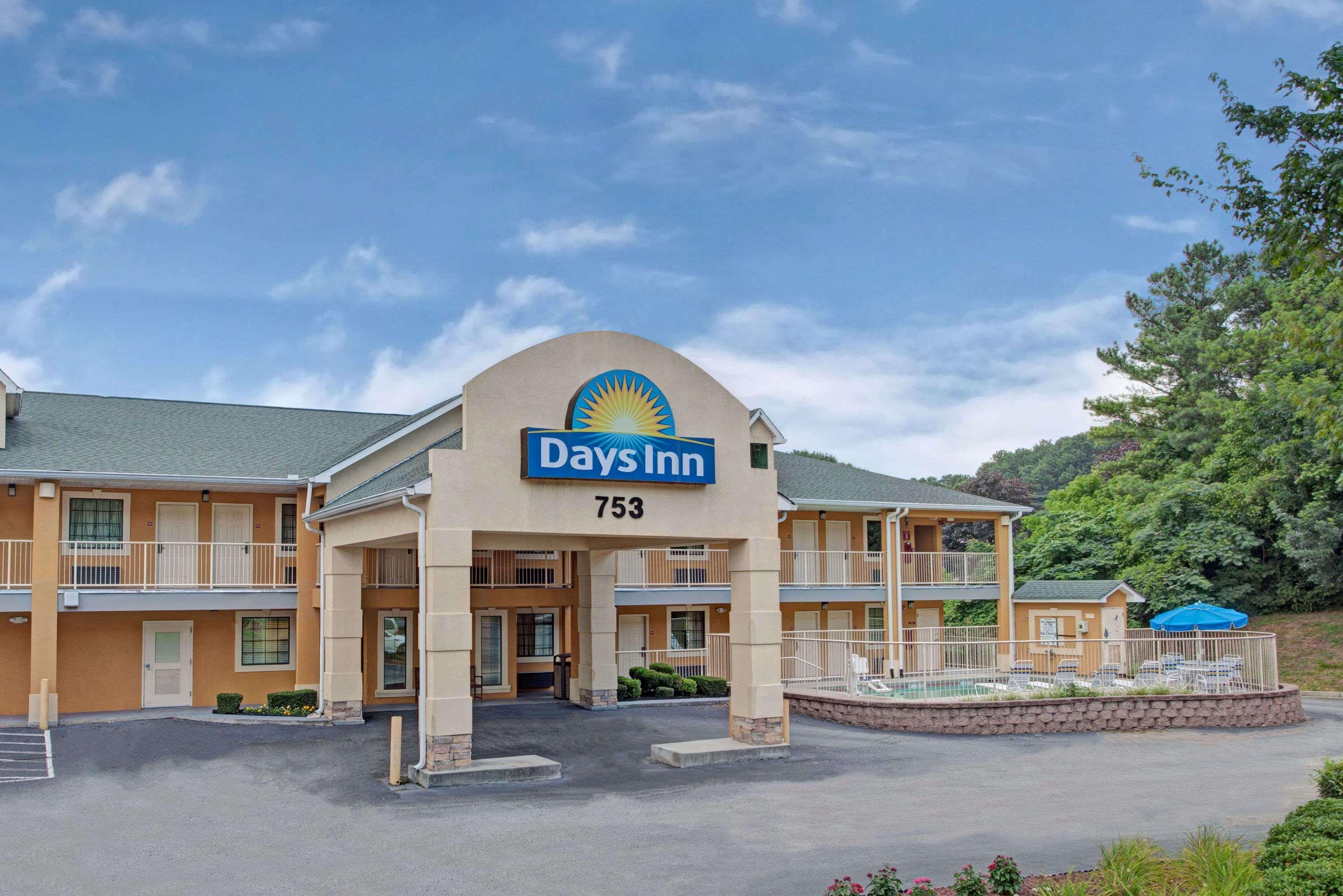 Days Inn By Wyndham Marietta White Water מראה חיצוני תמונה