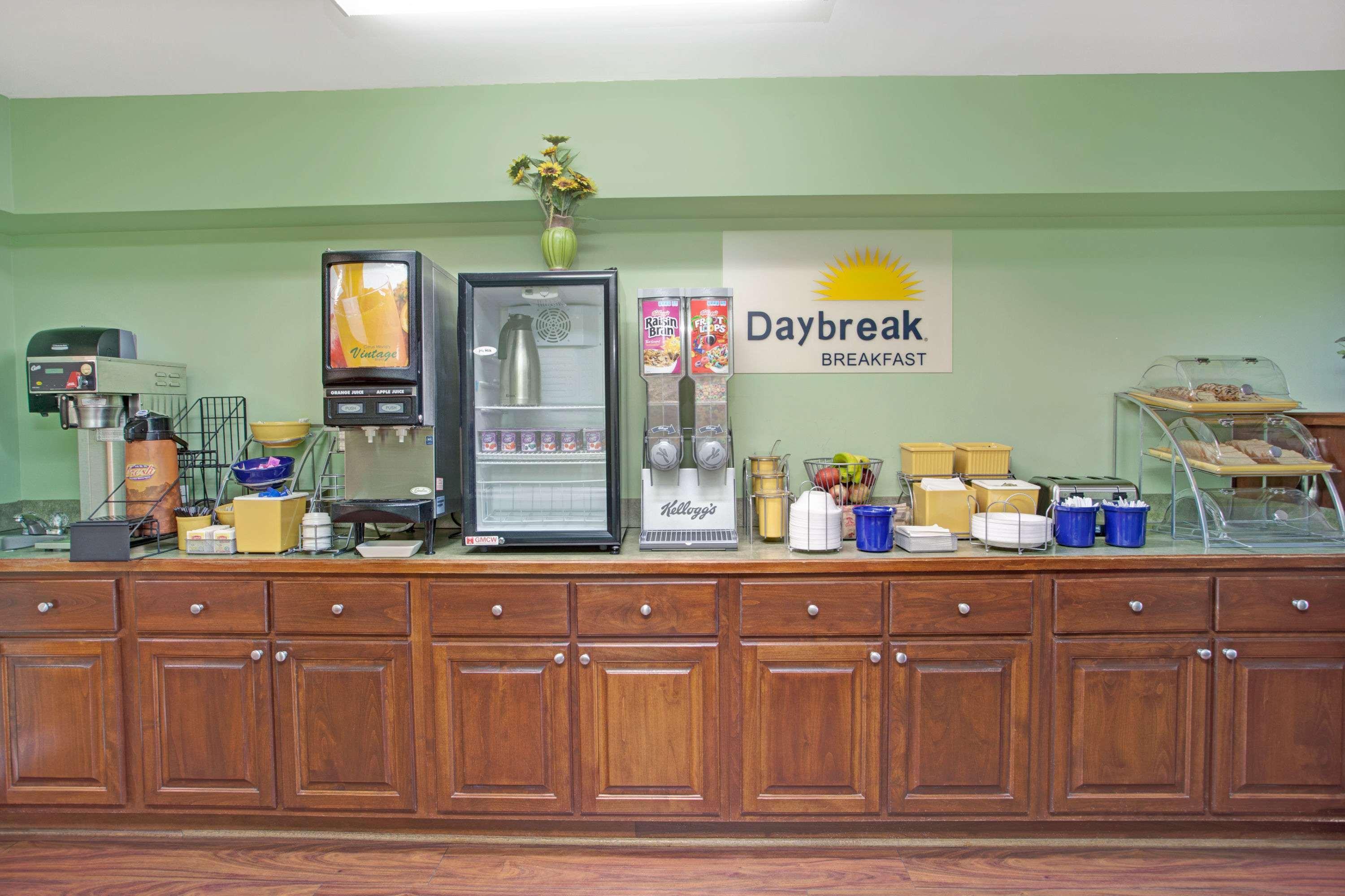 Days Inn By Wyndham Marietta White Water מראה חיצוני תמונה