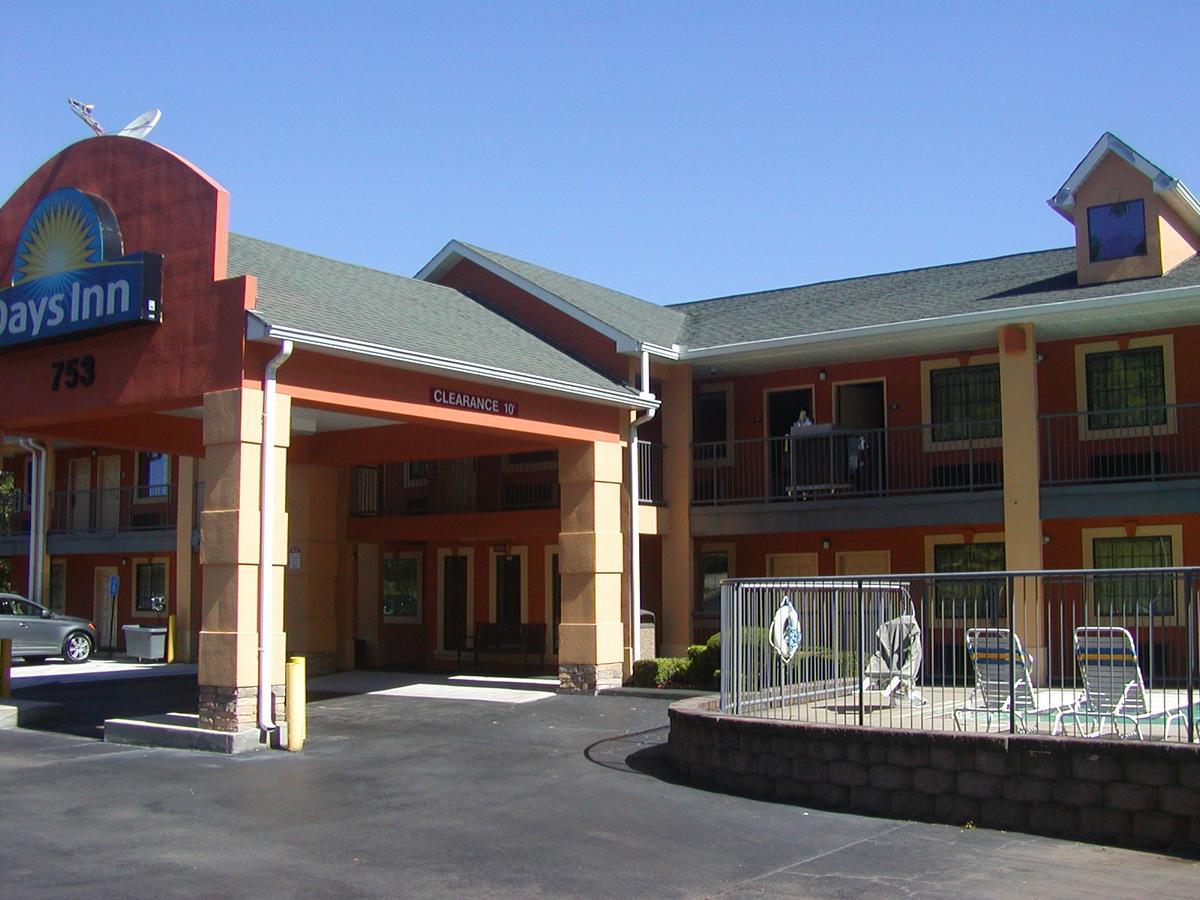 Days Inn By Wyndham Marietta White Water מראה חיצוני תמונה