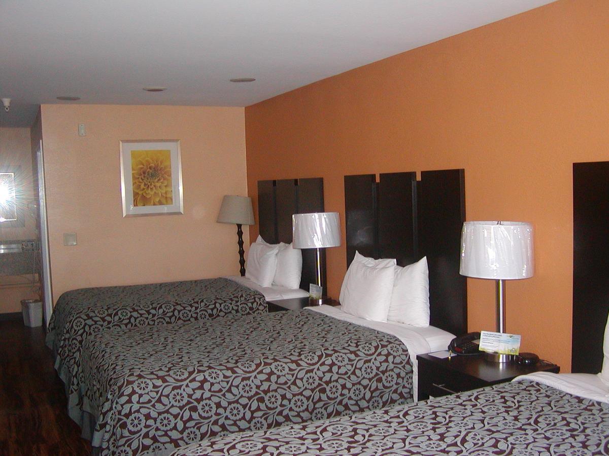 Days Inn By Wyndham Marietta White Water מראה חיצוני תמונה